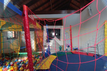 Casa de condomínio à venda com 256m², 4 quartos e 2 vagasBrinquedoteca