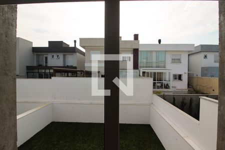 Casa de condomínio à venda com 256m², 4 quartos e 2 vagasVista da Suíte 2