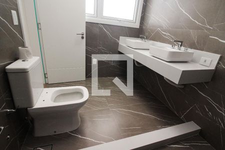 Casa de condomínio à venda com 256m², 4 quartos e 2 vagasBanheiro da Suíte 1