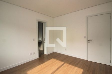 Casa de condomínio à venda com 256m², 4 quartos e 2 vagasSuíte 2