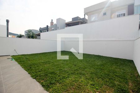Casa de condomínio à venda com 256m², 4 quartos e 2 vagasQuintal