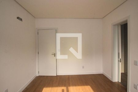 Casa de condomínio à venda com 256m², 4 quartos e 2 vagasSuíte 3