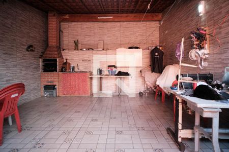 Casa à venda com 140m², 2 quartos e 2 vagas Casa à venda com 140m², 2 quartos e 2 vagasChurrasqueira