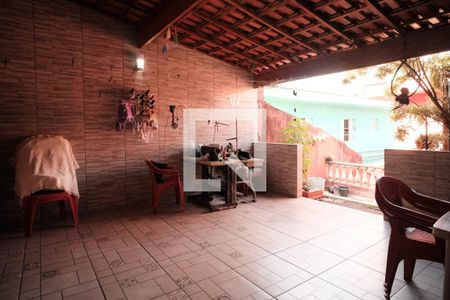 Casa à venda com 140m², 2 quartos e 2 vagas Casa à venda com 140m², 2 quartos e 2 vagasChurrasqueira