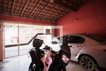 Casa à venda com 140m², 2 quartos e 2 vagas Casa à venda com 140m², 2 quartos e 2 vagasGaragem