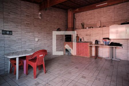 Casa à venda com 140m², 2 quartos e 2 vagas Casa à venda com 140m², 2 quartos e 2 vagasChurrasqueira