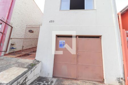 Casa à venda com 149m², 2 quartos e 1 vaga Casa à venda com 149m², 2 quartos e 1 vagaFachada