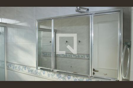 Casa à venda com 102m², 3 quartos e 2 vagasBanheiro 