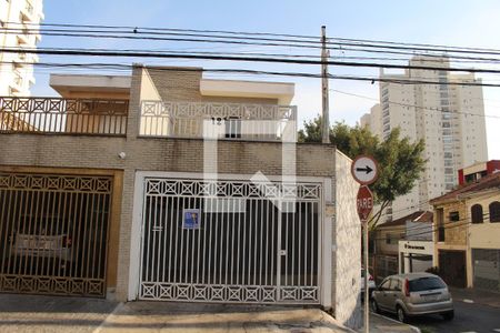 Casa à venda com 102m², 3 quartos e 2 vagasFachada