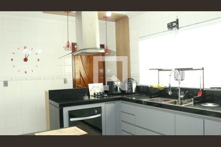 Casa à venda com 102m², 3 quartos e 2 vagasCozinha