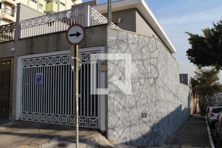 Casa à venda com 102m², 3 quartos e 2 vagasFachada