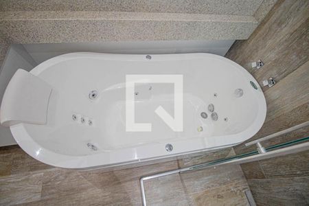 Casa de condomínio para alugar com 200m², 3 quartos e 2 vagasBanheiro da Suíte 1