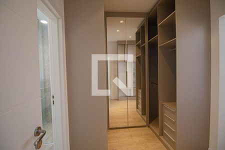 Casa de condomínio para alugar com 200m², 3 quartos e 2 vagasCloset da suíte 1