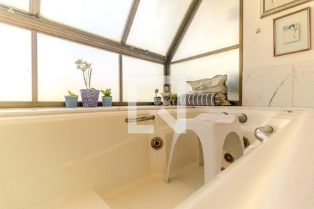 Apartamento à venda com 320m², 4 quartos e 4 vagasBanheiro da Suíte 4