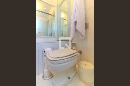 Apartamento à venda com 320m², 4 quartos e 4 vagasBanheiro da Suíte 3