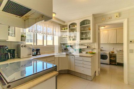 Apartamento à venda com 320m², 4 quartos e 4 vagasCozinha