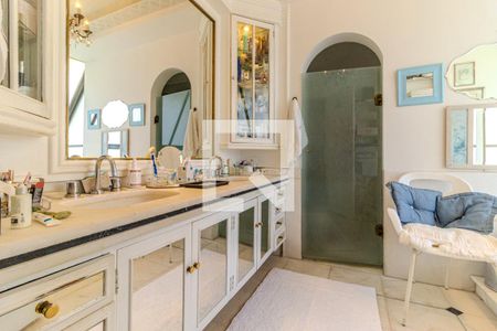 Apartamento à venda com 320m², 4 quartos e 4 vagasBanheiro da Suíte 4