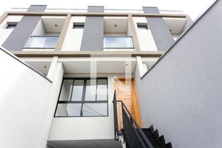 Casa à venda com 106m², 3 quartos e 2 vagasFachada