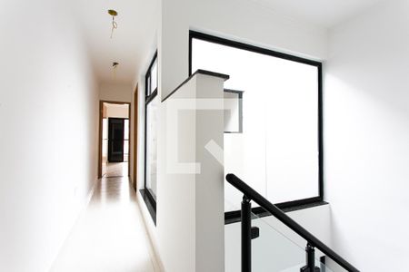 Casa à venda com 106m², 3 quartos e 2 vagasCorredor