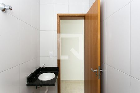 Casa à venda com 106m², 3 quartos e 2 vagas Casa à venda com 106m², 3 quartos e 2 vagasBanheiro Social