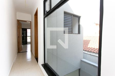Casa à venda com 106m², 3 quartos e 2 vagas Casa à venda com 106m², 3 quartos e 2 vagasCorredor
