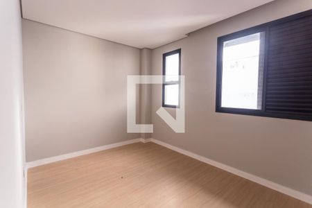 Casa à venda com 225m², 3 quartos e 4 vagasSuíte no 2° Pavimento