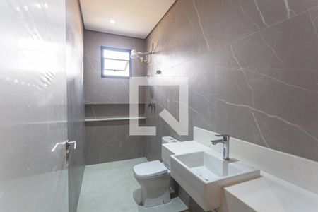 Casa à venda com 225m², 3 quartos e 4 vagasBanheiro Social no 2° Pavimento