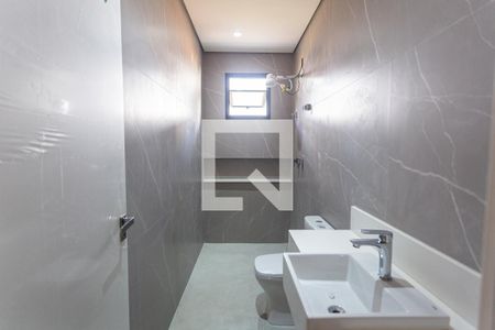 Casa à venda com 225m², 3 quartos e 4 vagasBanheiro Social no 2° Pavimento