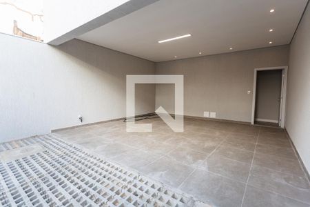 Casa à venda com 225m², 3 quartos e 4 vagasGaragem/Entrada