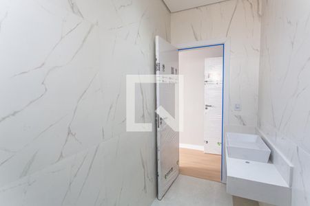 Casa à venda com 225m², 3 quartos e 4 vagasBanheiro da Suíte no 2° Pavimento