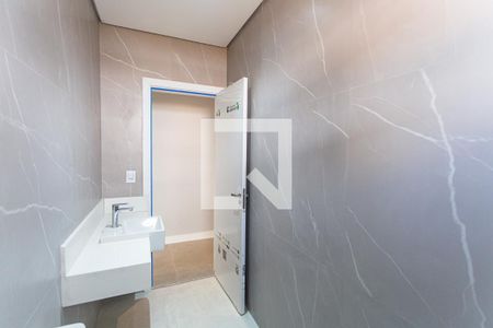 Casa à venda com 225m², 3 quartos e 4 vagasBanheiro Social no 2° Pavimento