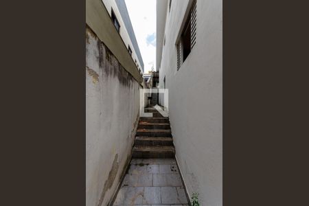 Casa à venda com 200m², 3 quartos e 2 vagasEscada externa