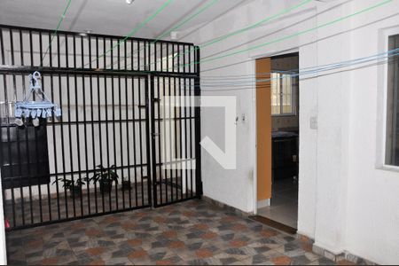 Casa à venda com 181m², 4 quartos e 2 vagasCasa 01 - Quintal e Área de Serviço