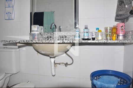 Casa à venda com 181m², 4 quartos e 2 vagasCasa 01 - Banheiro Social