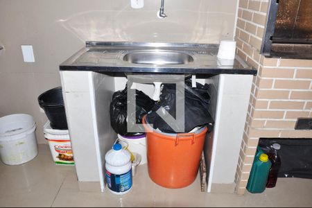 Casa à venda com 181m², 4 quartos e 2 vagasCasa 01 - Quintal e Área de Serviço