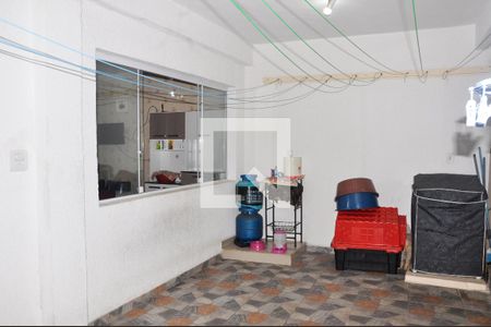 Casa à venda com 181m², 4 quartos e 2 vagasCasa 01 - Quintal e Área de Serviço