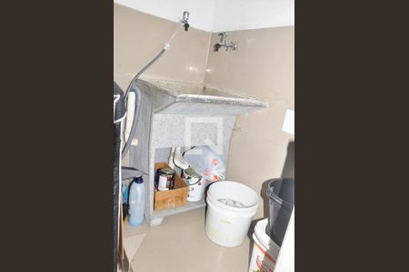 Casa à venda com 181m², 4 quartos e 2 vagasCasa 01 - Quintal e Área de Serviço