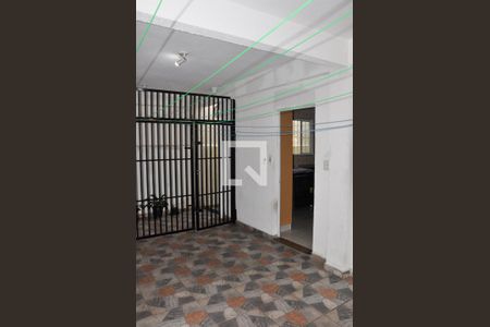 Casa à venda com 181m², 4 quartos e 2 vagasCasa 01 - Quintal e Área de Serviço