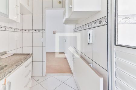Cozinha de apartamento para alugar com 2 quartos, 50m² em Parque Ipe, São Paulo