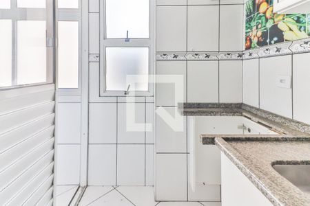Cozinha de apartamento para alugar com 2 quartos, 50m² em Parque Ipe, São Paulo