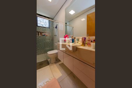 Casa à venda com 400m², 4 quartos e 3 vagasBanheiro suíte 1