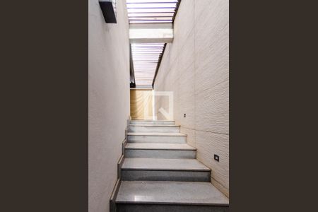 Casa à venda com 400m², 4 quartos e 3 vagasEscada