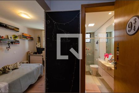 Casa à venda com 400m², 4 quartos e 3 vagasSuíte 1