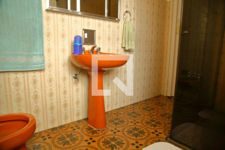 Casa à venda com 250m², 4 quartos e 3 vagasBanheiro 1