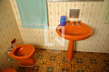 Casa à venda com 250m², 4 quartos e 3 vagasBanheiro 1