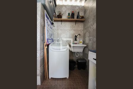 Casa à venda com 65m², 3 quartos e 1 vagaÁrea de Serviço