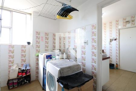 Apartamento à venda com 105m², 3 quartos e 1 vagaÁrea de Serviço