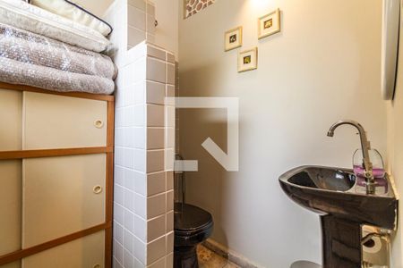 Casa à venda com 84m², 2 quartos e sem vaga Casa à venda com 84m², 2 quartos e sem vagaBanheiro