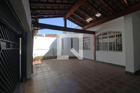 Garagem de casa à venda com 4 quartos, 195m² em Jardim Consorcio, São Paulo