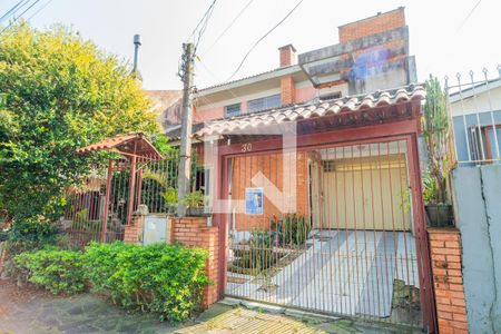Casa à venda com 174m², 4 quartos e 2 vagasFachada